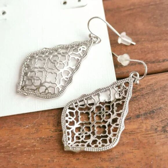 NWOT Kendra Scott Addie Silver Drop Earrings in Silver Filigree Mix - Picture 4 of 16